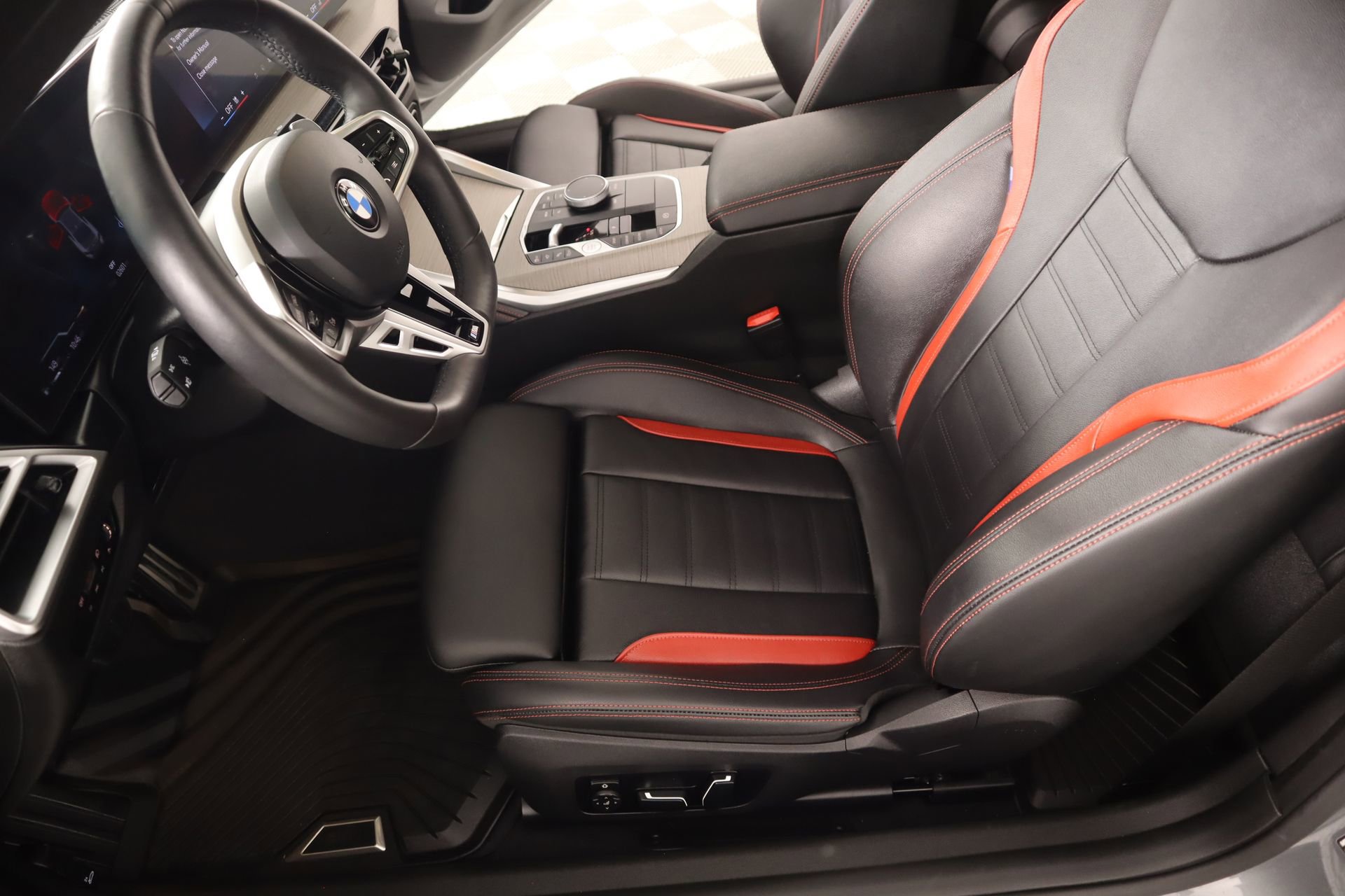 Used 2025 BMW 230i Coupe w/ M Sport Package image 12