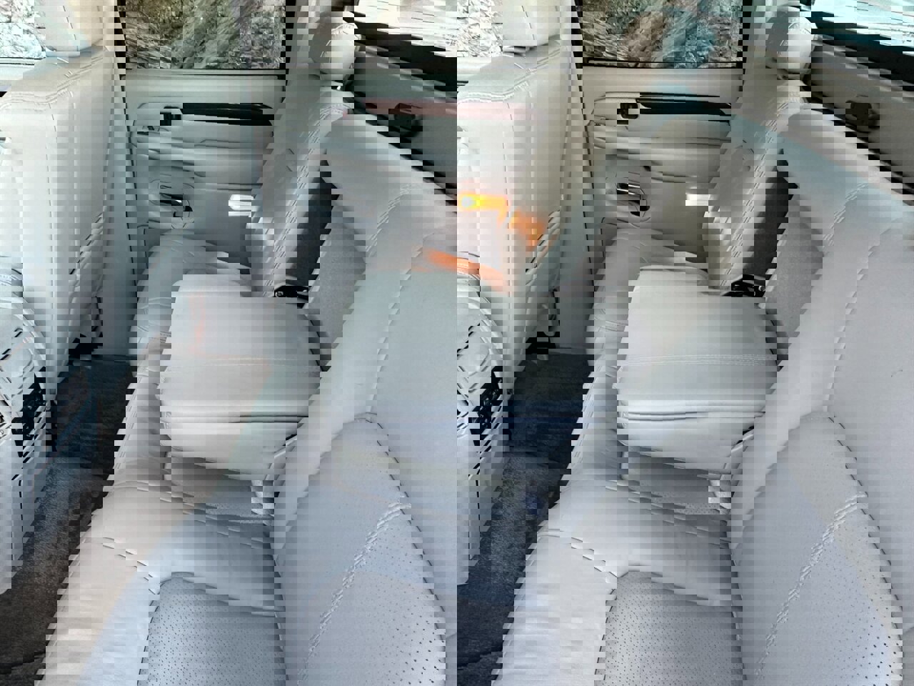 Used 2002 Cadillac Escalade EXT image 37