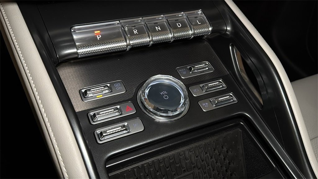 New 2026 Lincoln Nautilus Premier w/ Equipment Group 102A image 27