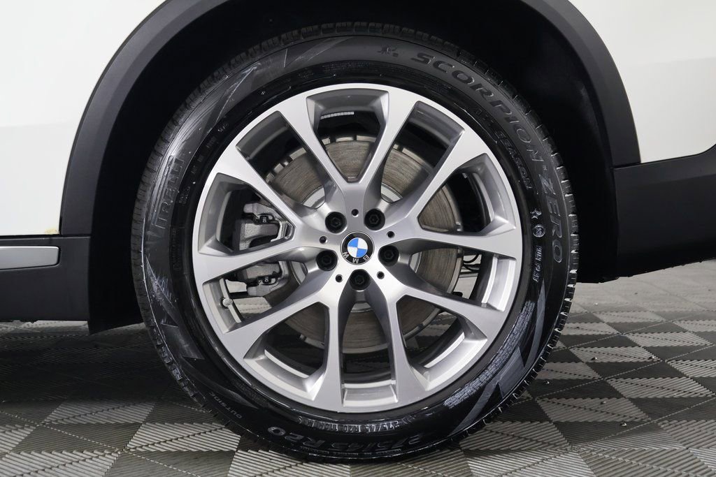 New 2026 BMW X5 xDrive50e w/ Executive Package image 10