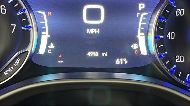 Used 2026 Chrysler Pacifica Select FWD image 10