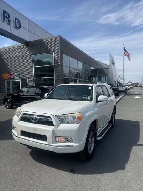 Used 2011 Toyota 4Runner SR5 w/ Convenience Pkg AWD/4WD image 1