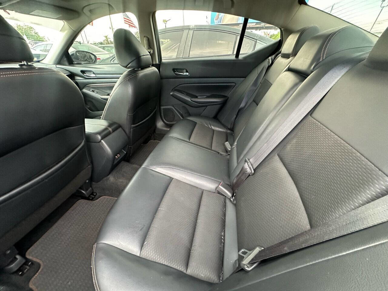 Used 2019 Nissan Altima 2.5 SR w/ SR Premium Package image 6