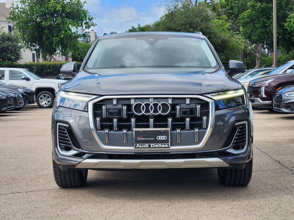 Certified 2025 Audi Q7 3.0T Premium Plus AWD/4WD image 4