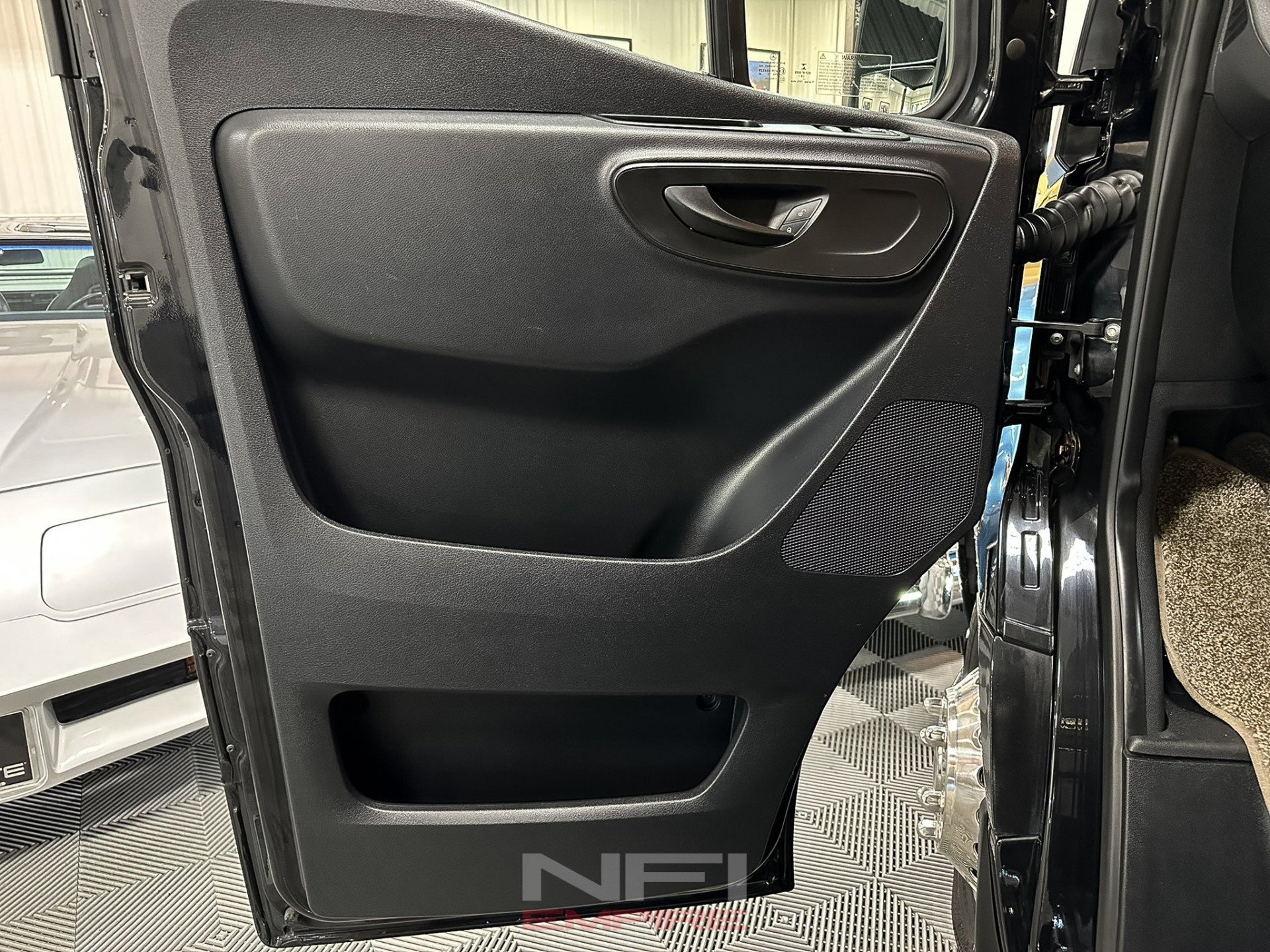 Used 2020 Mercedes-Benz Sprinter 3500 image 25