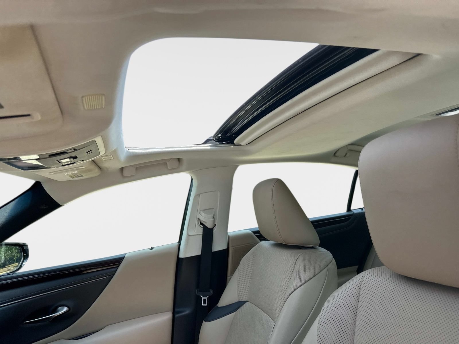 Used 2021 Lexus ES 300h w/ Premium Package FWD image 27