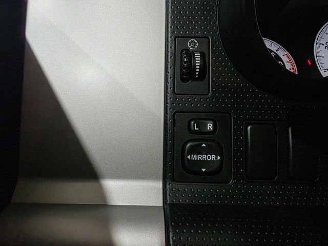 Used 2008 Toyota FJ Cruiser 4WD image 18