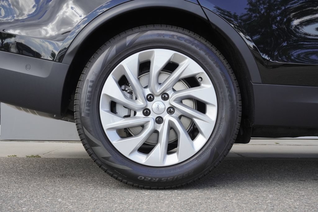 New 2026 Land Rover Discovery S AWD/4WD image 31