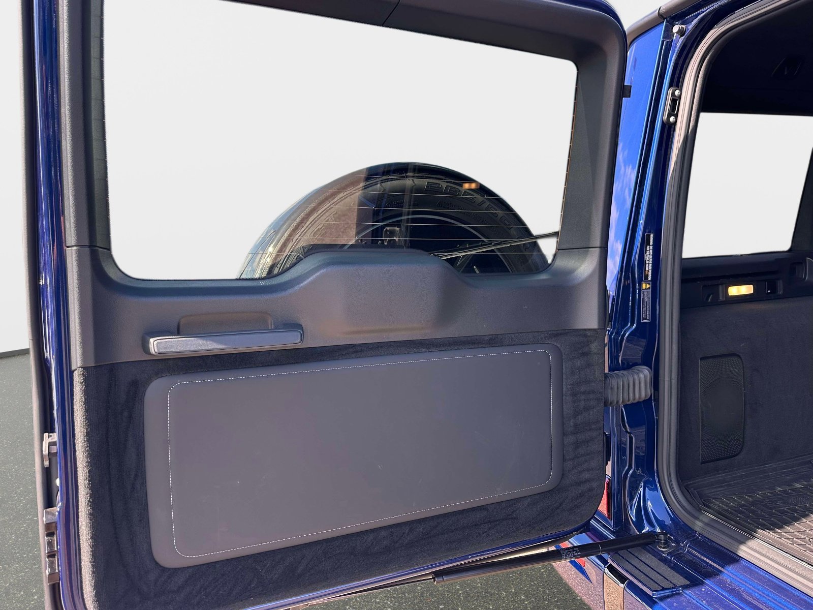 Certified 2025 Mercedes-Benz G 63 AMG 4MATIC image 9