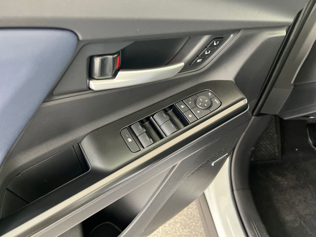 New 2026 Subaru Solterra image 14