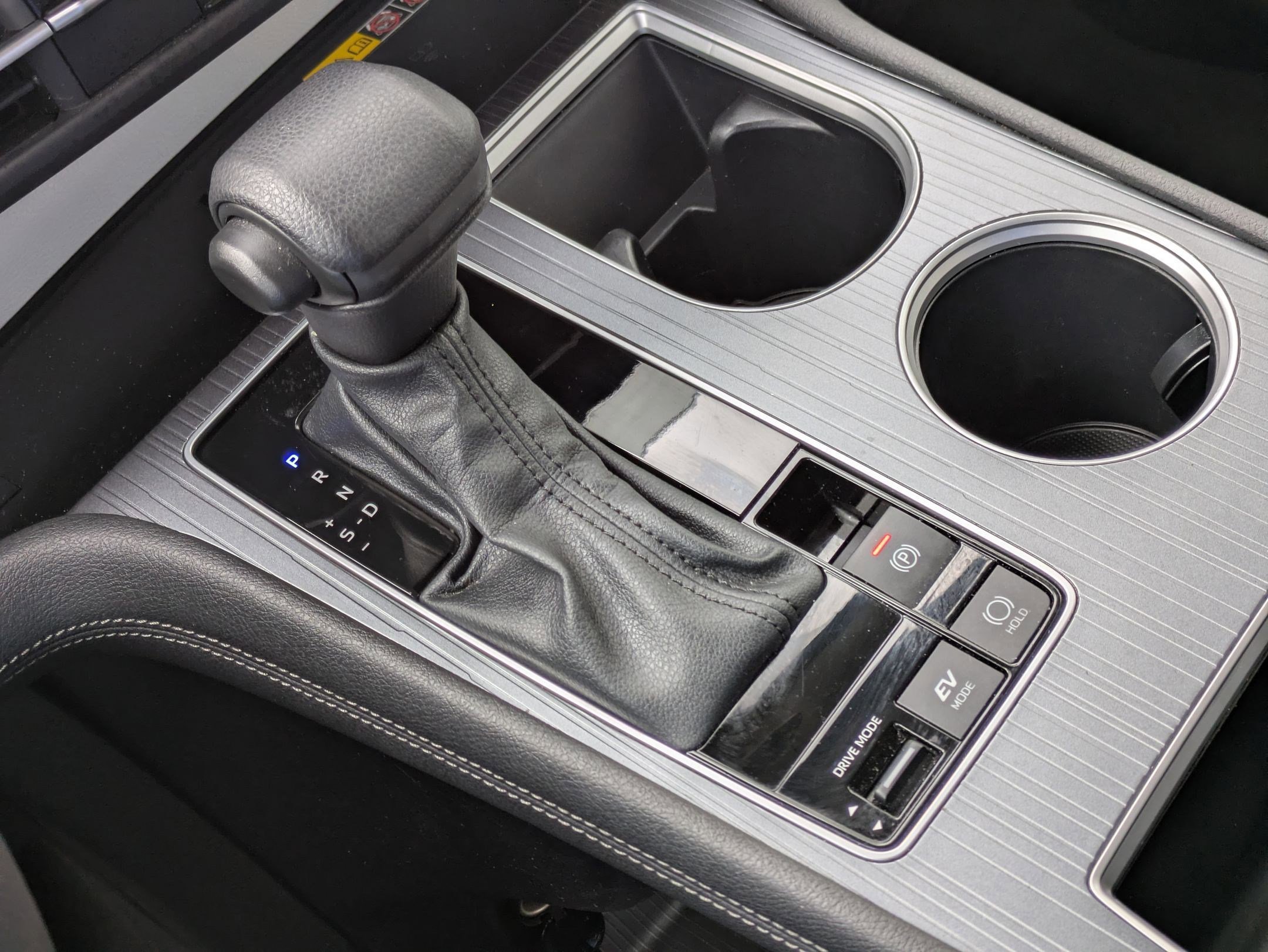 Used 2025 Toyota Sienna LE image 24