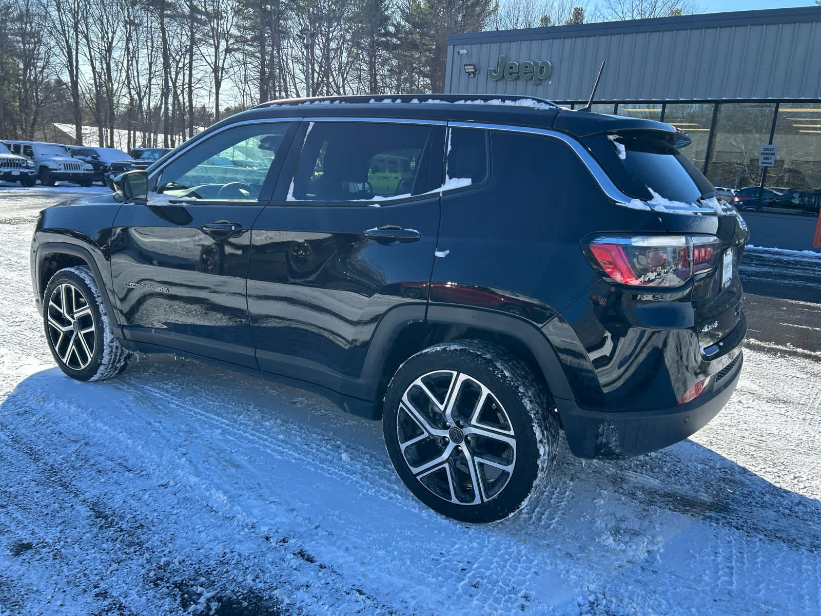 Used 2025 Jeep Compass Limited w/ Sun & Sound Group image 13