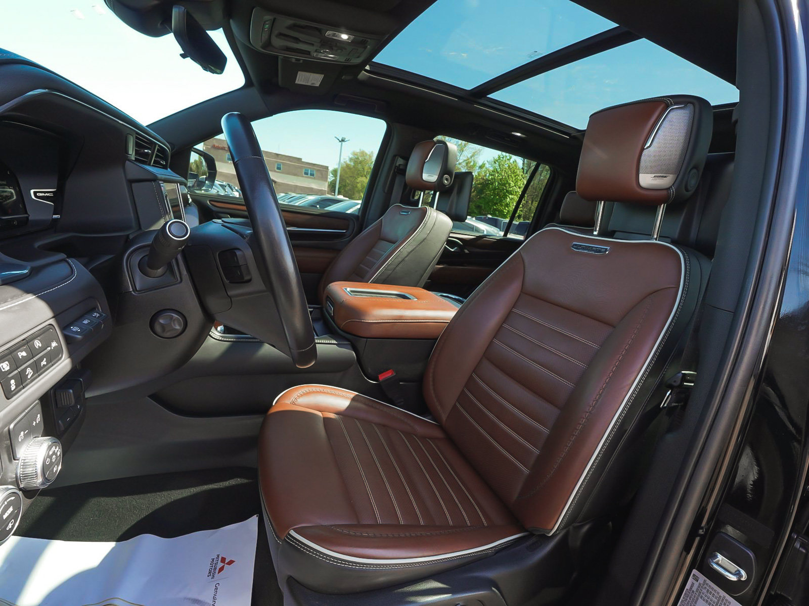Used 2023 GMC Yukon XL Denali Ultimate AWD/4WD image 33