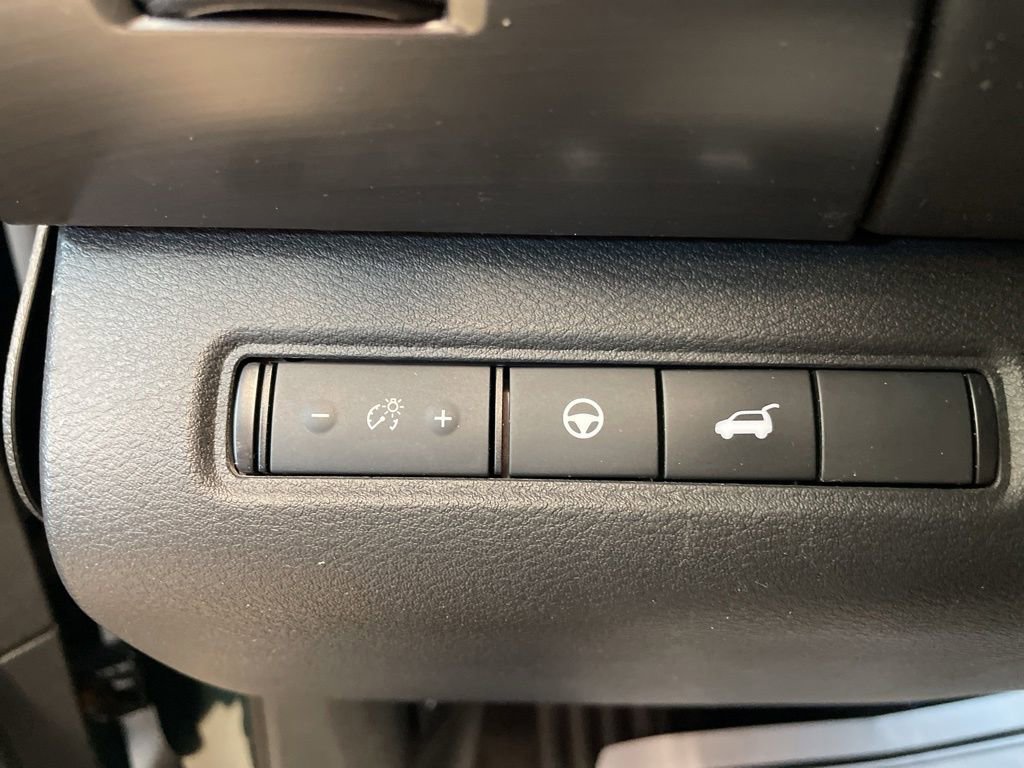 Used 2023 Nissan Pathfinder SL AWD/4WD image 16