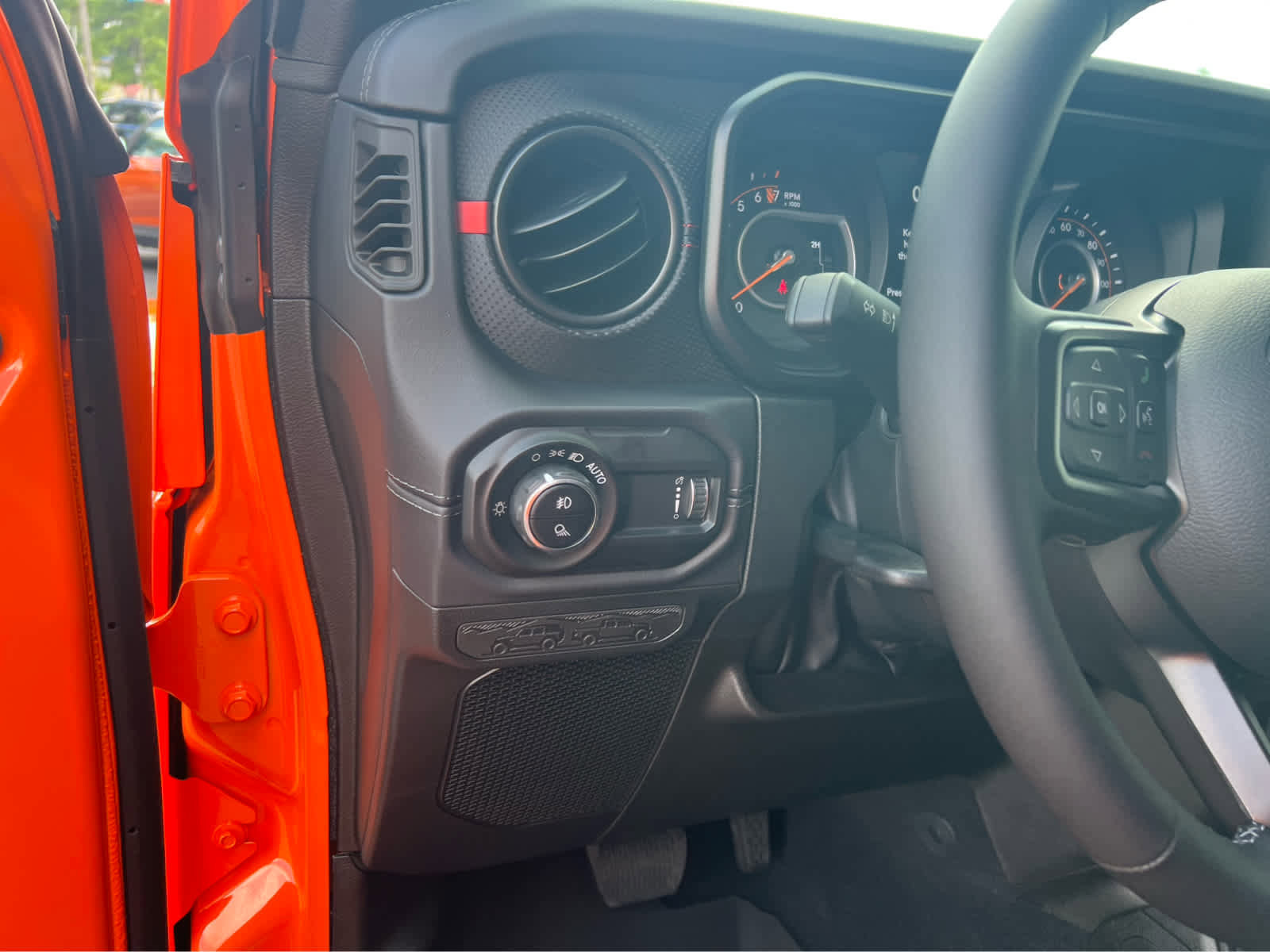 New 2025 Jeep Gladiator Rubicon image 17