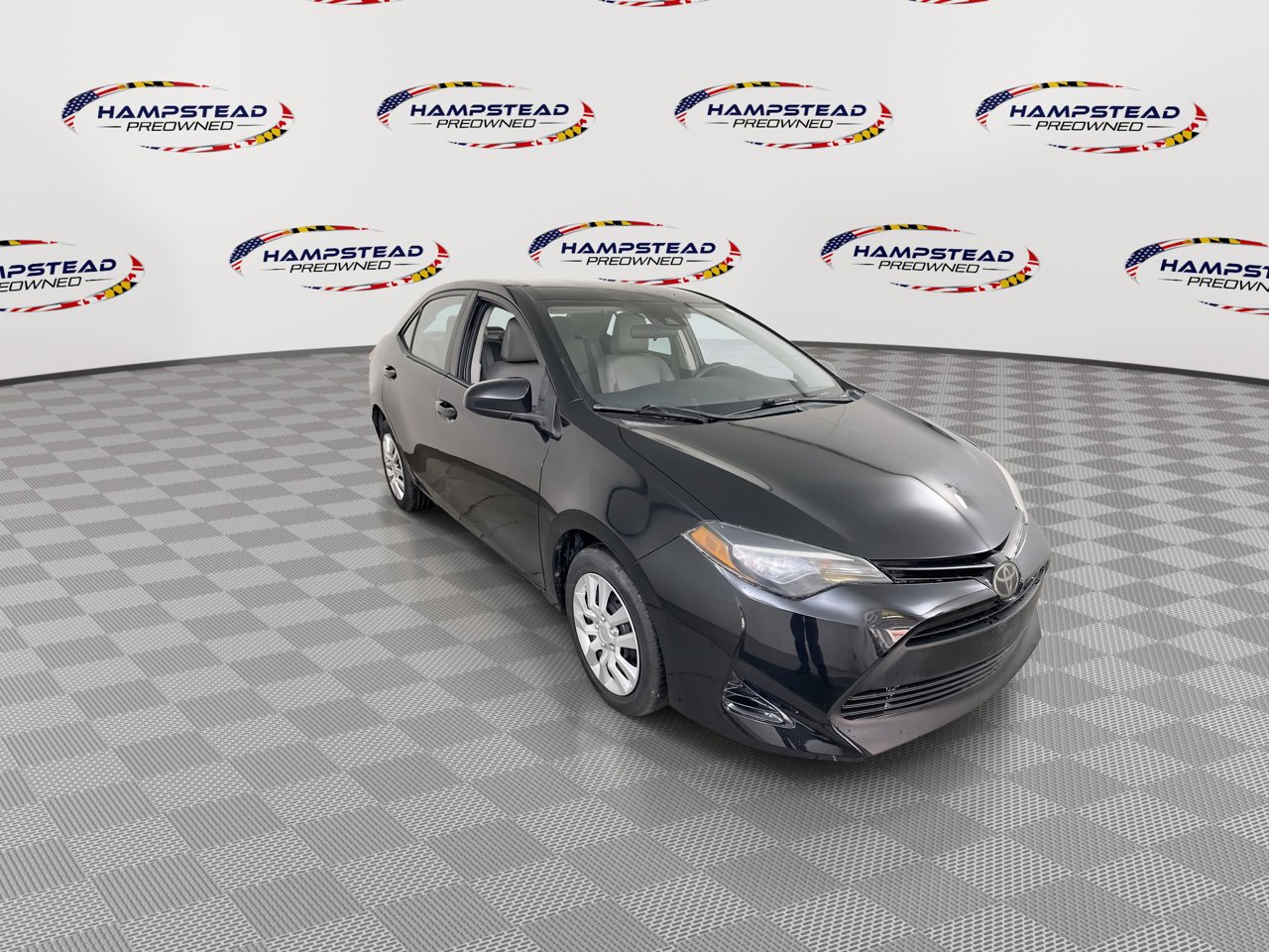 Used 2017 Toyota Corolla XLE image 2