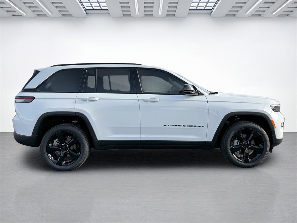 New 2024 Jeep Grand Cherokee Limited w/ Black Appearance Package image 2