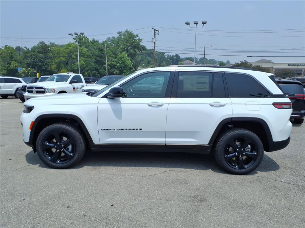 New 2026 Jeep Grand Cherokee Limited AWD/4WD image 7