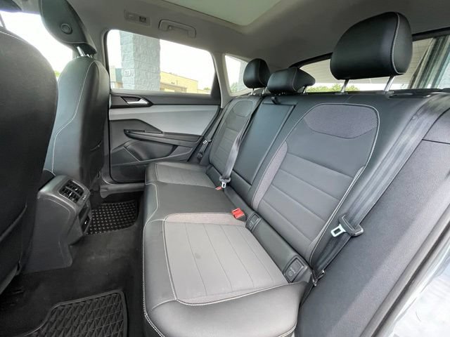 Used 2023 Volkswagen Taos SE w/ Panoramic Sunroof Package FWD image 25