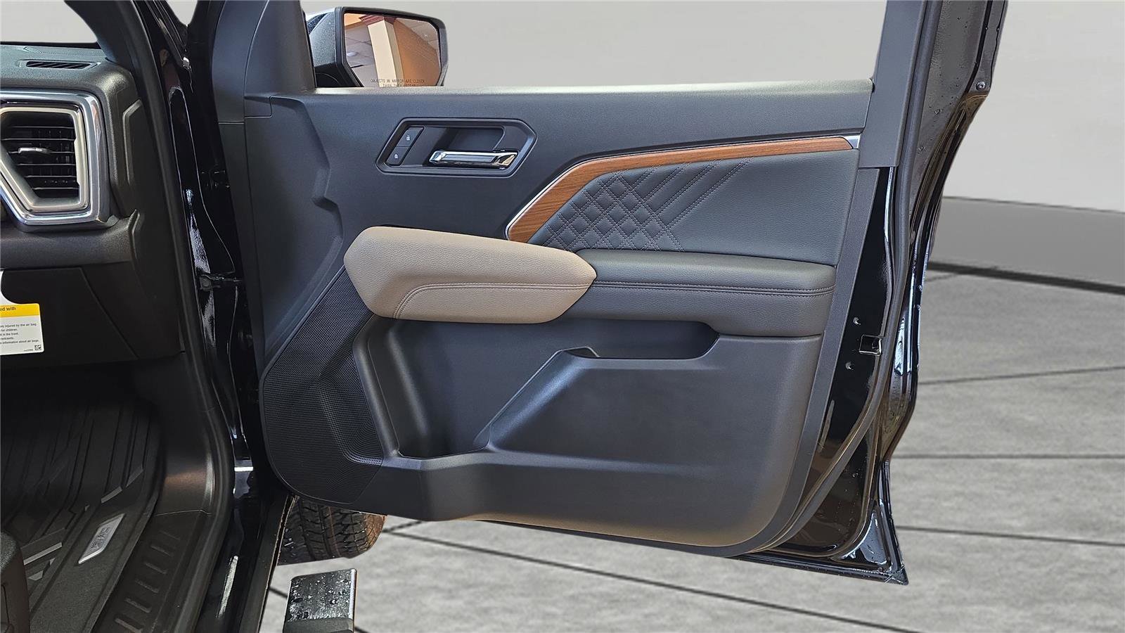 New 2026 GMC Canyon Denali image 15