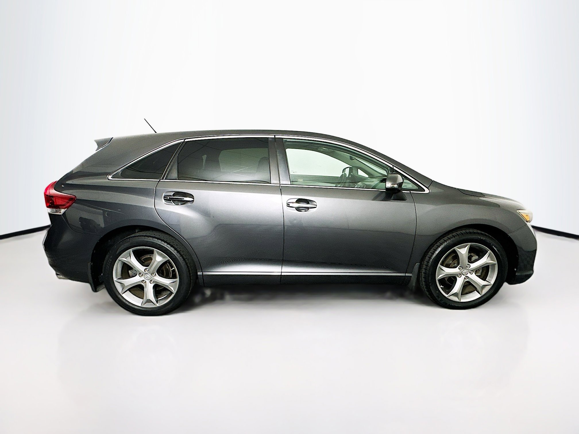 Used 2013 Toyota Venza Limited image 10