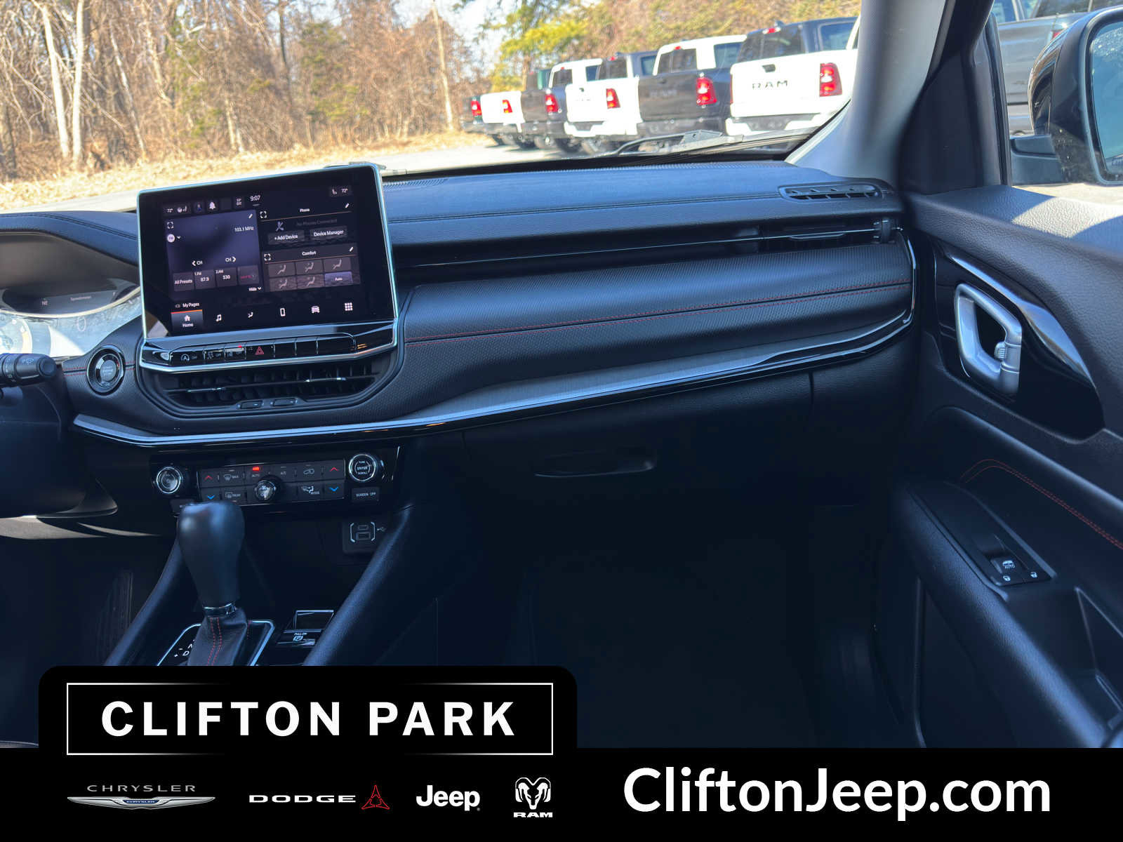 Used 2022 Jeep Compass Trailhawk w/ Trailhawk Convenience Group AWD/4WD image 25