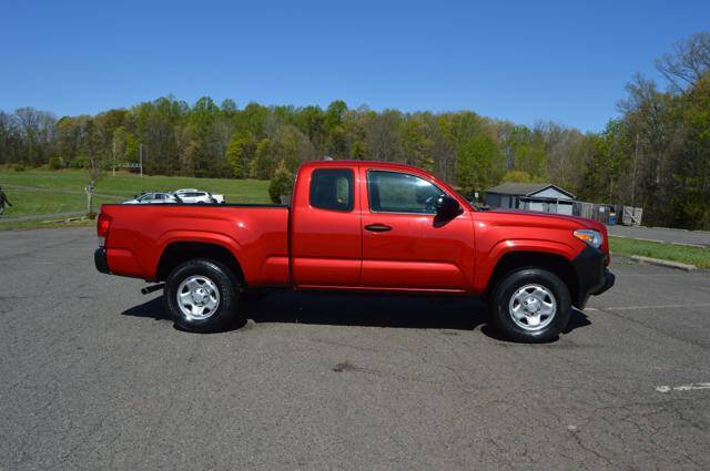 Used 2017 Toyota Tacoma 4x4 Access Cab image 4