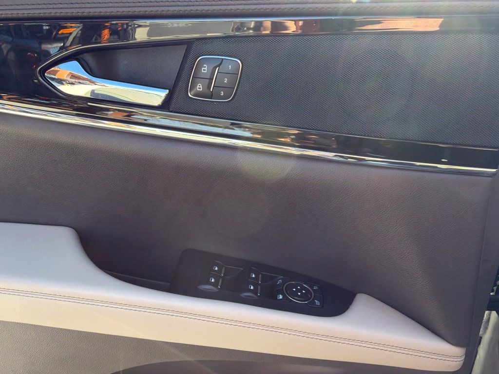 Used 2023 Lincoln Nautilus Reserve AWD/4WD image 27