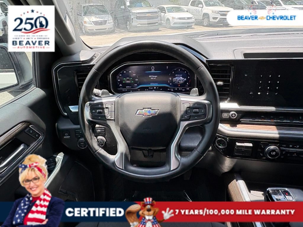 Used 2024 Chevrolet Silverado 1500 RST AWD/4WD image 16