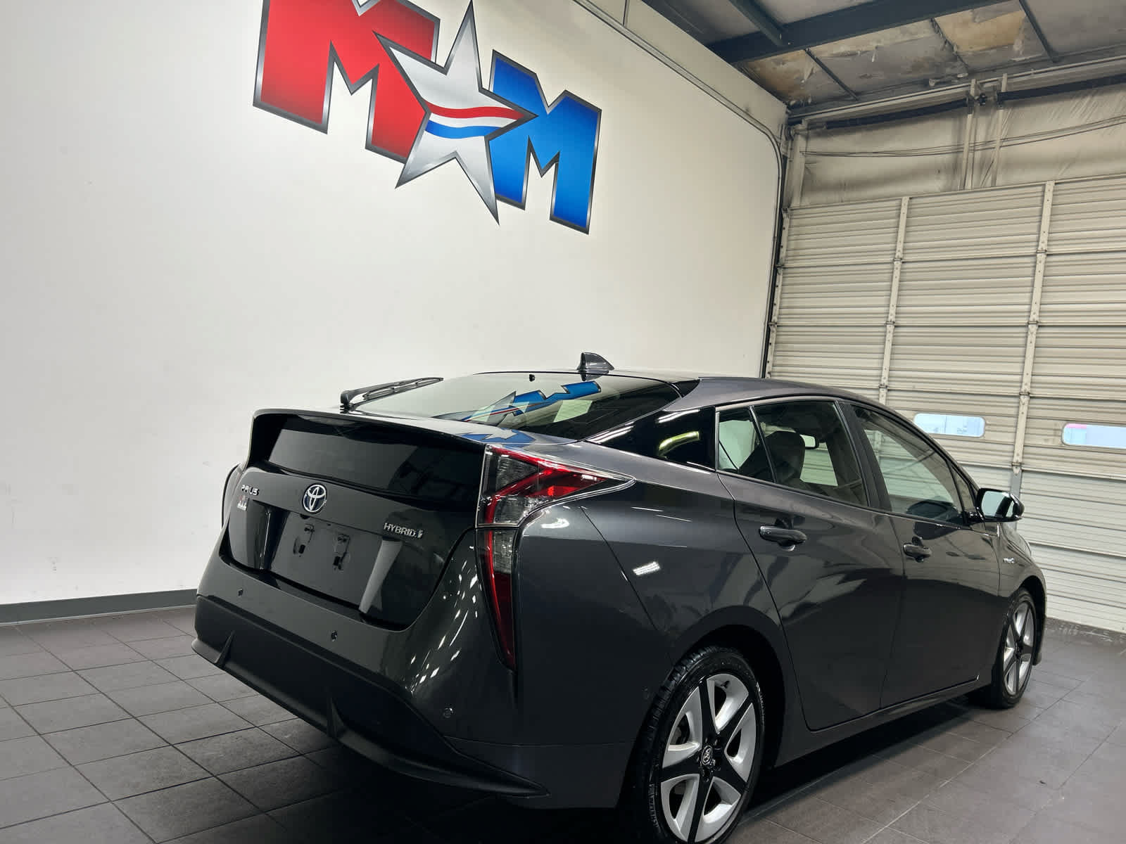 Used 2017 Toyota Prius Four Touring w/ Premium Convenience Package FWD image 3