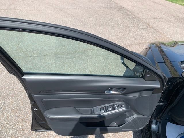 Used 2025 Nissan Altima 2.5 SV image 12