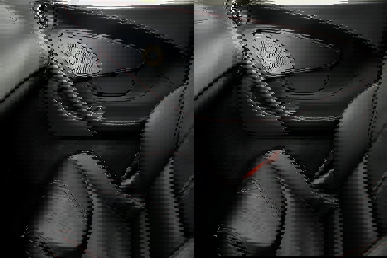 Used 2020 McLaren 570S Spider image 41