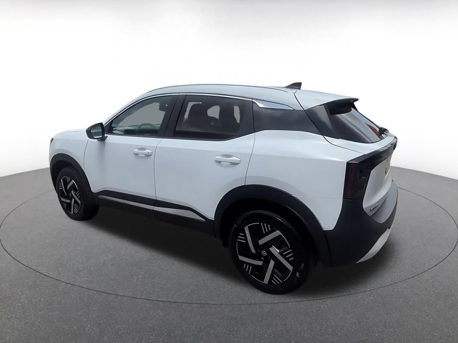 Used 2026 Nissan Kicks SV w/ Cold Weather Package FWD image 9