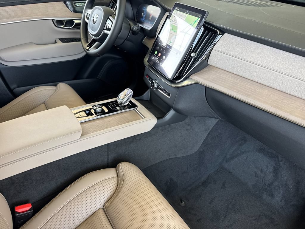 New 2026 Volvo XC90 T8 Ultra w/ Protection Package Premier AWD/4WD image 16