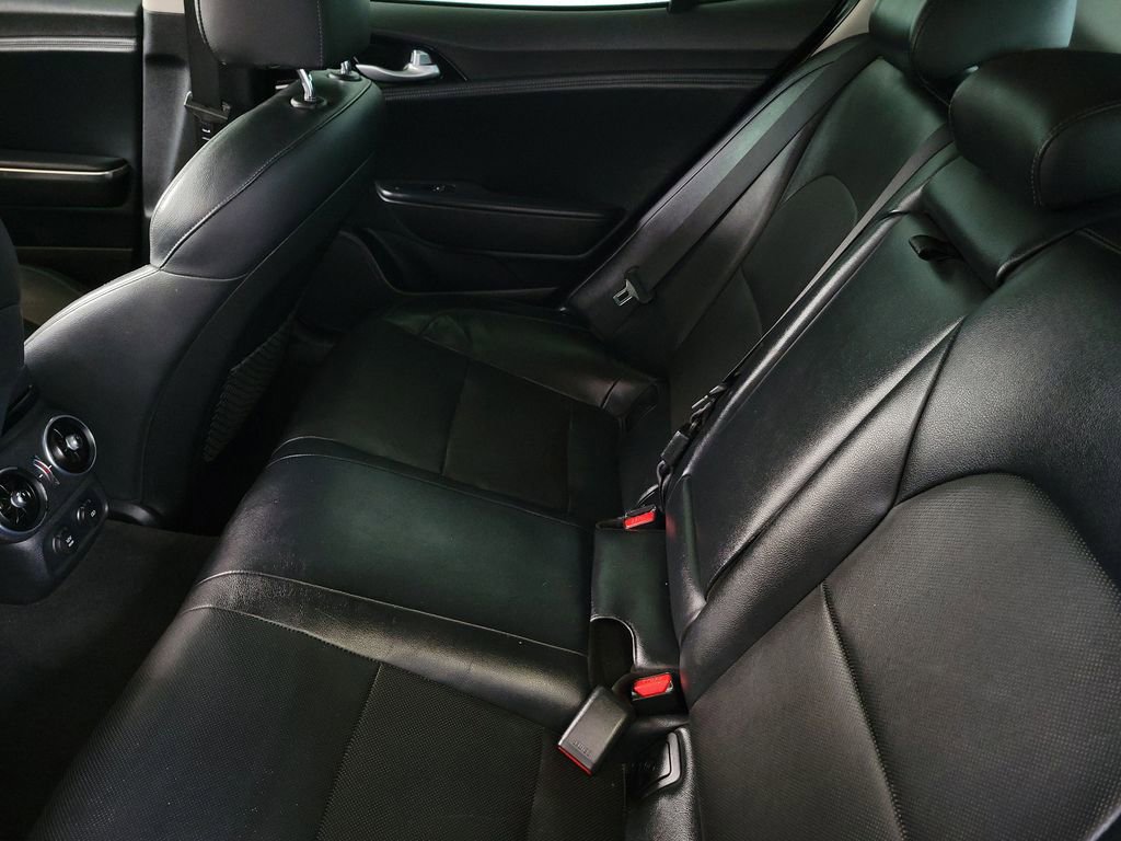 Used 2018 Kia Stinger Premium RWD image 12