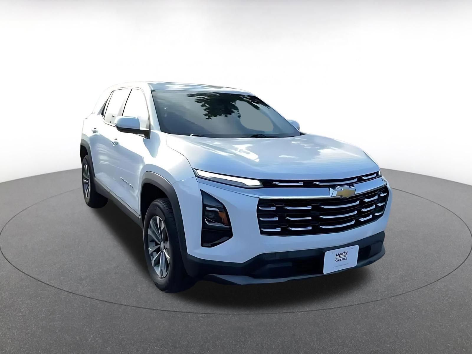 Used 2025 Chevrolet Equinox LT image 3