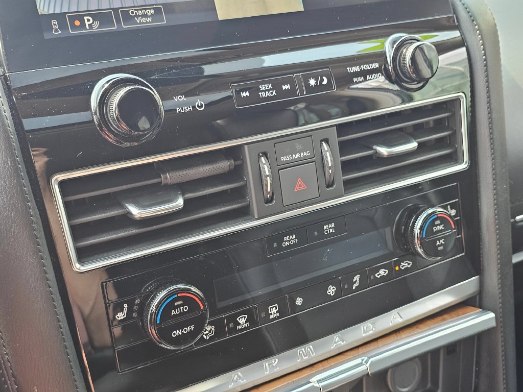 Used 2024 Nissan Armada SL w/ Captain's Chairs Package AWD/4WD image 30