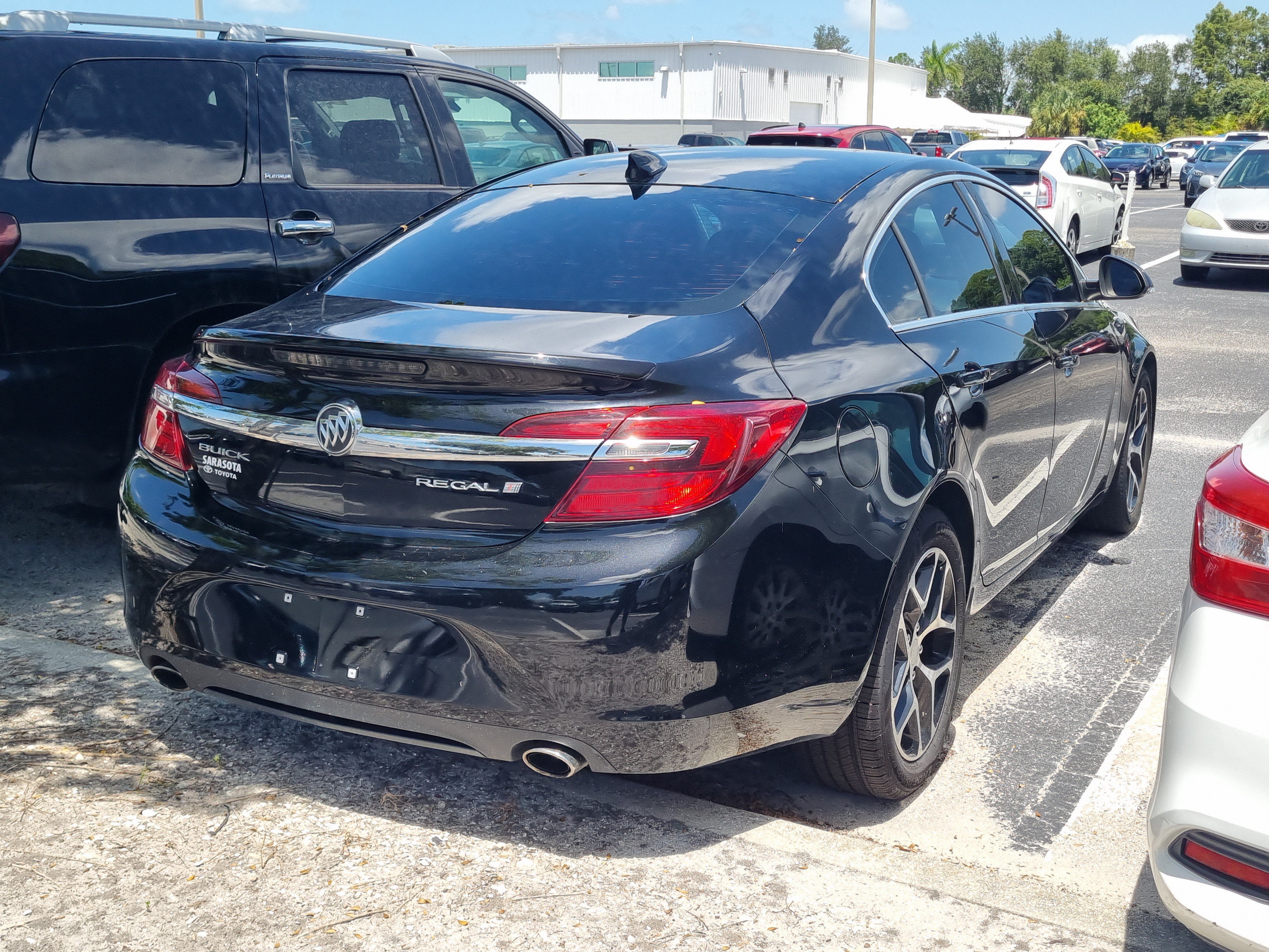 Used 2017 Buick Regal Sport Touring FWD image 9