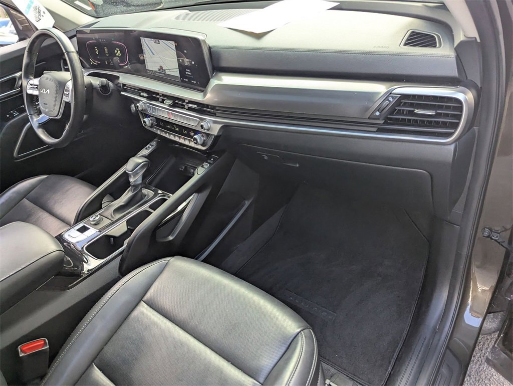 Used 2025 Kia Telluride S image 32