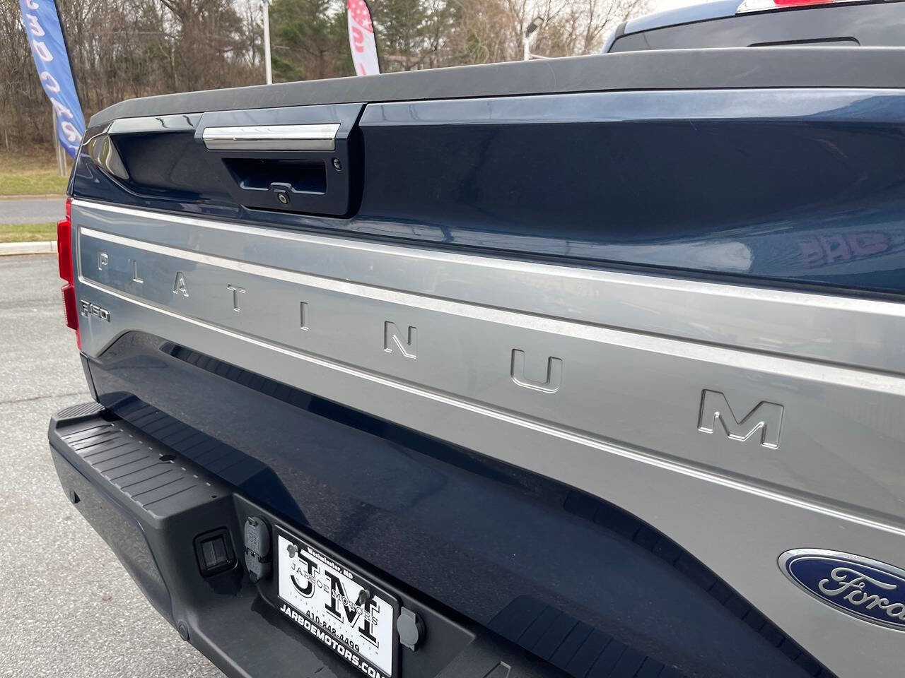 Used 2015 Ford F150 Platinum w/ Trailer Tow Package image 16