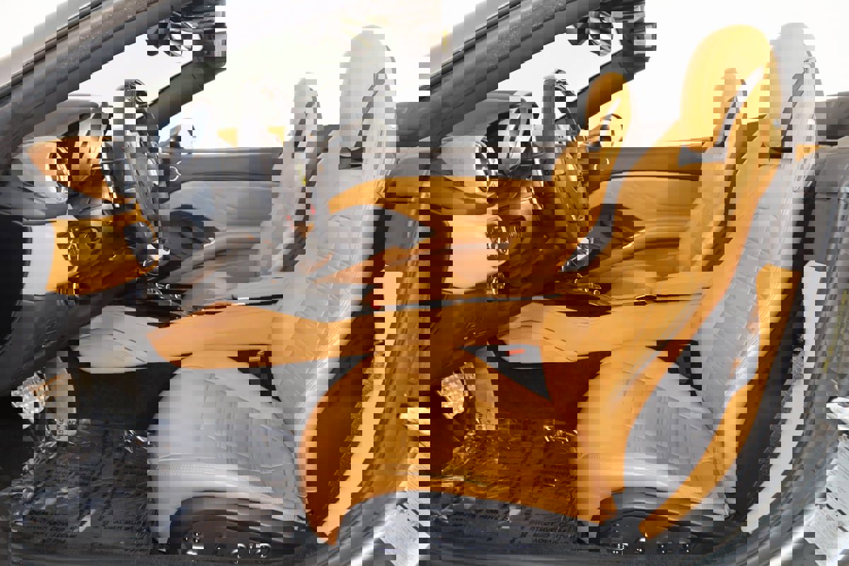 Used 2018 Ferrari California T image 11