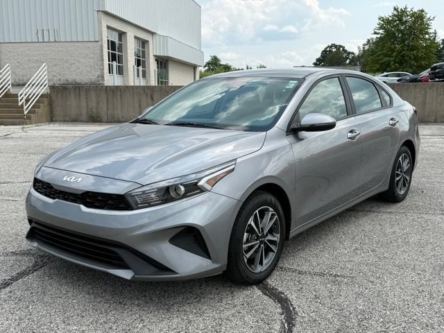 Used 2024 Kia Forte LXS w/ LXS Technology Package FWD image 3