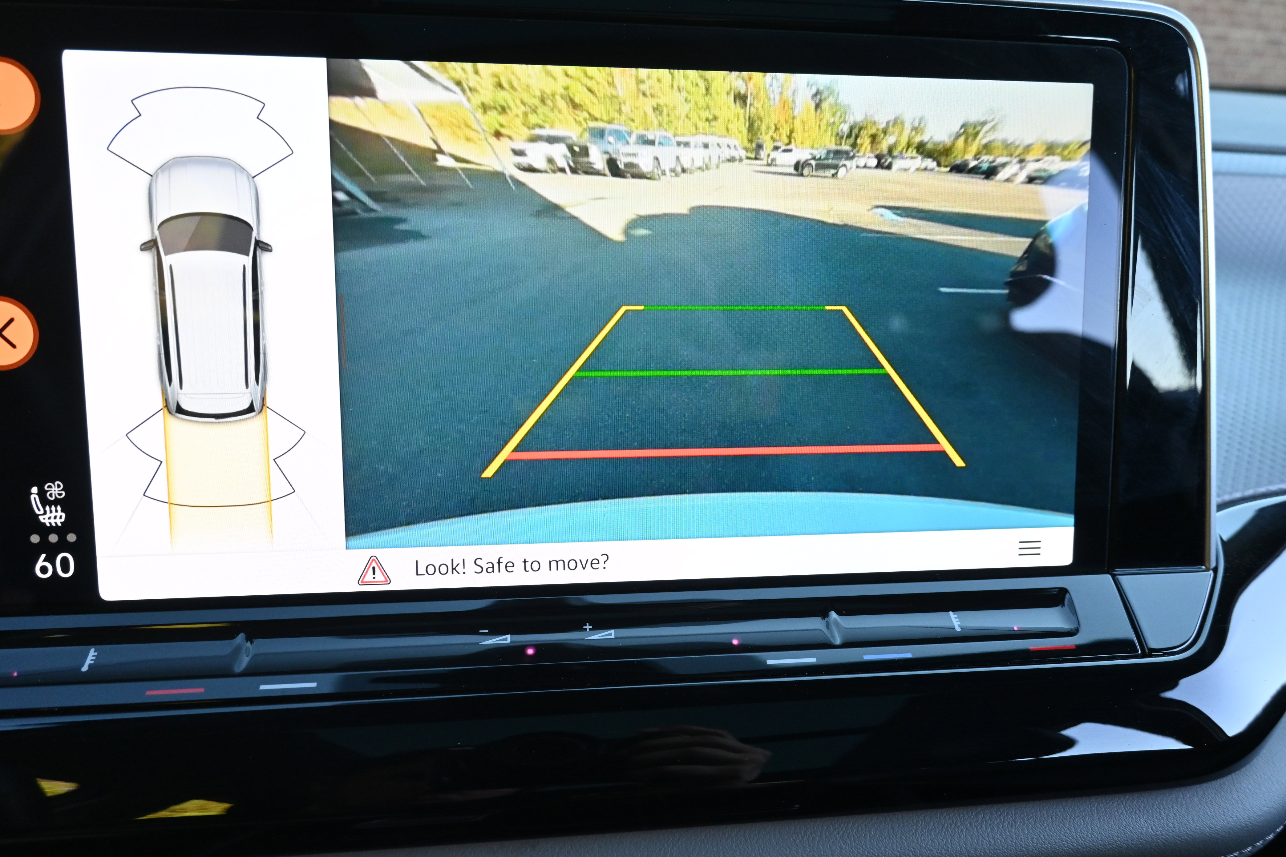 Used 2025 Volkswagen Atlas Peak Edition SE image 28