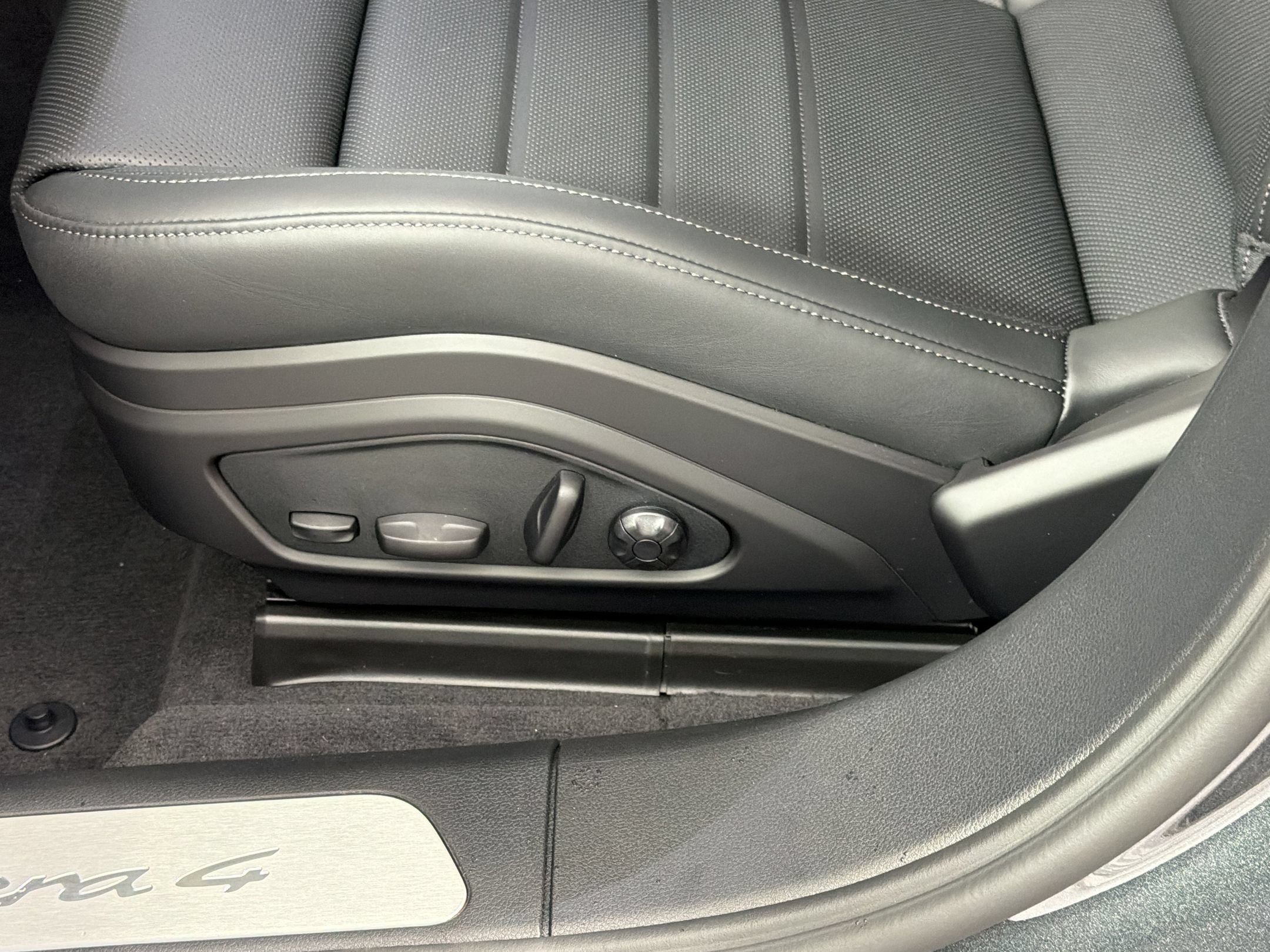 New 2026 Porsche Panamera 4 AWD/4WD image 16