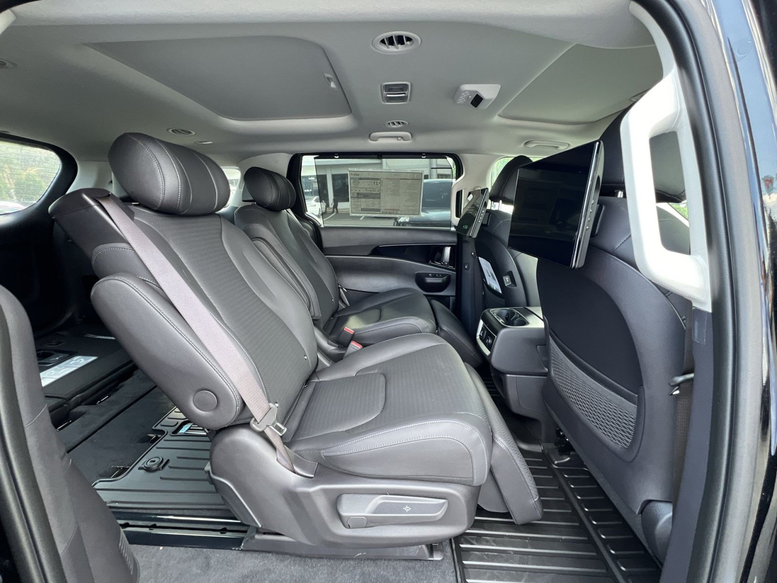 New 2026 Kia Carnival SX Prestige FWD image 33