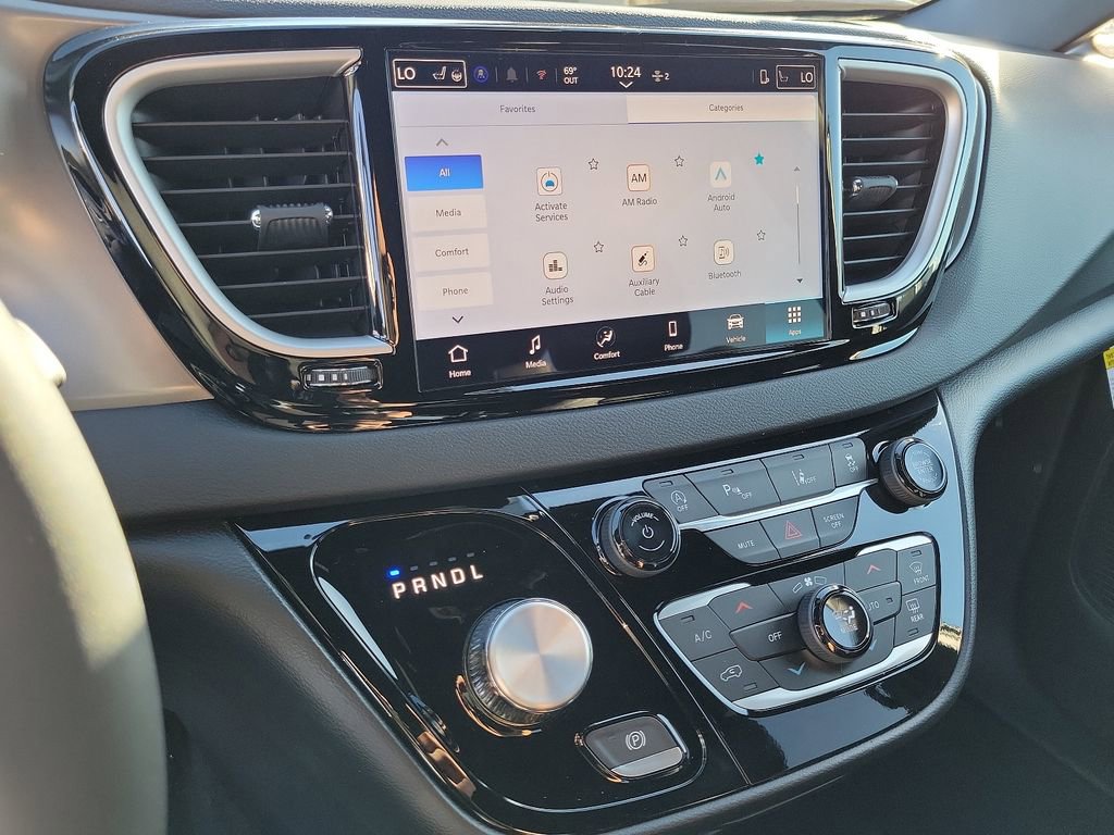 New 2025 Chrysler Voyager LX image 6