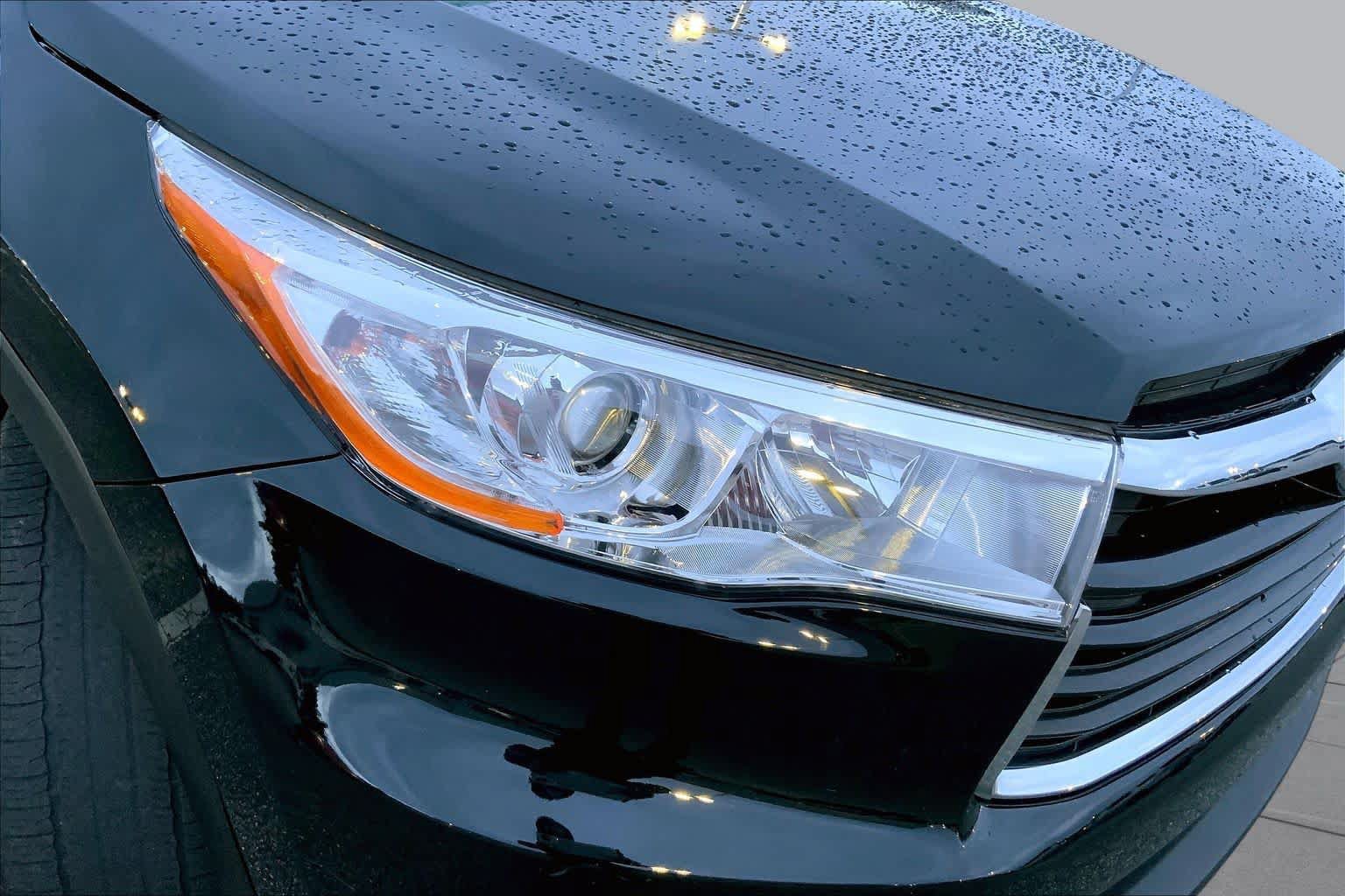 Used 2014 Toyota Highlander Plus FWD image 26