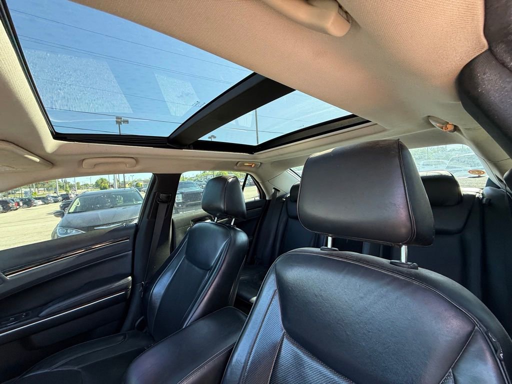 Used 2016 Chrysler 300 C image 13