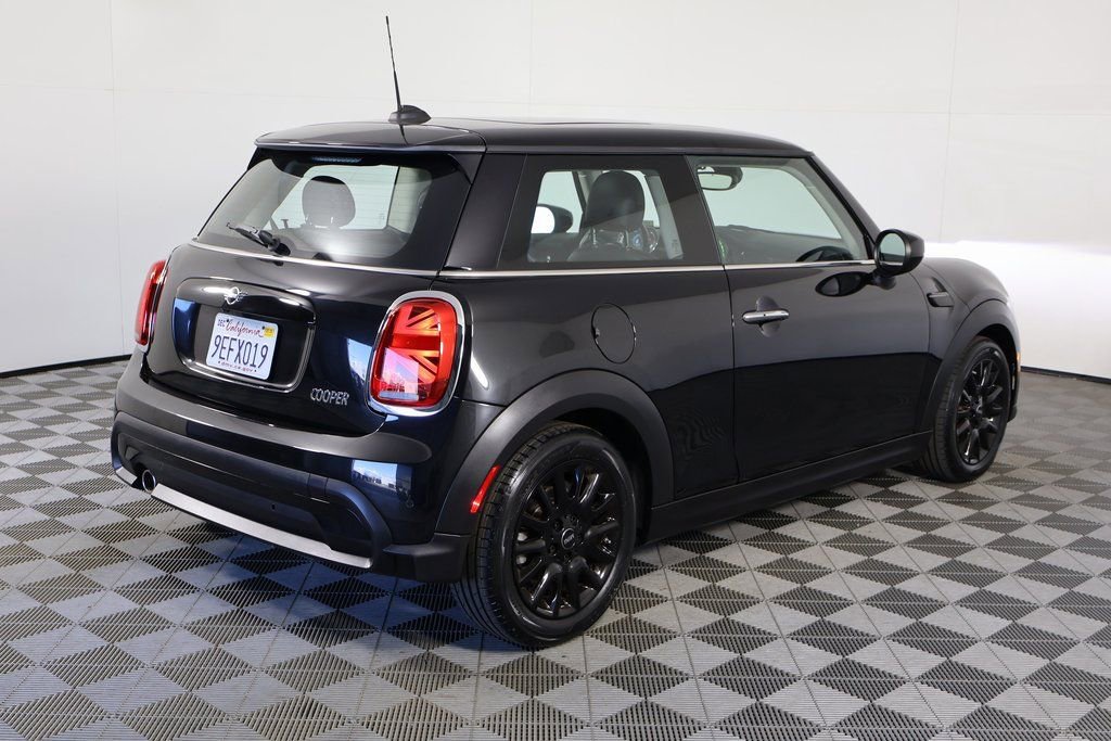 Used 2023 MINI Cooper 2-Door Hardtop image 4