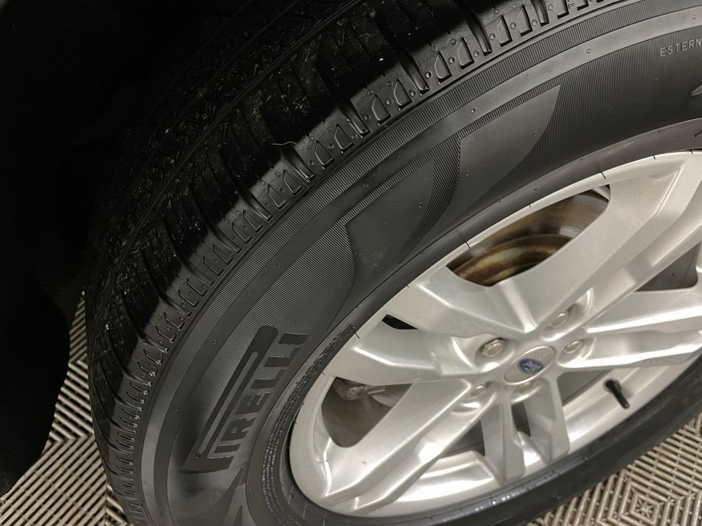 Used 2021 Ford Explorer XLT AWD/4WD image 50